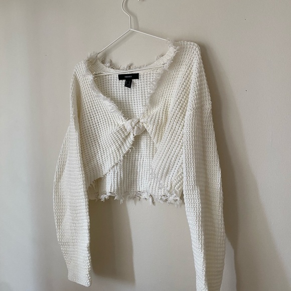 Frayed Crop Sweater - Picture 4 of 6